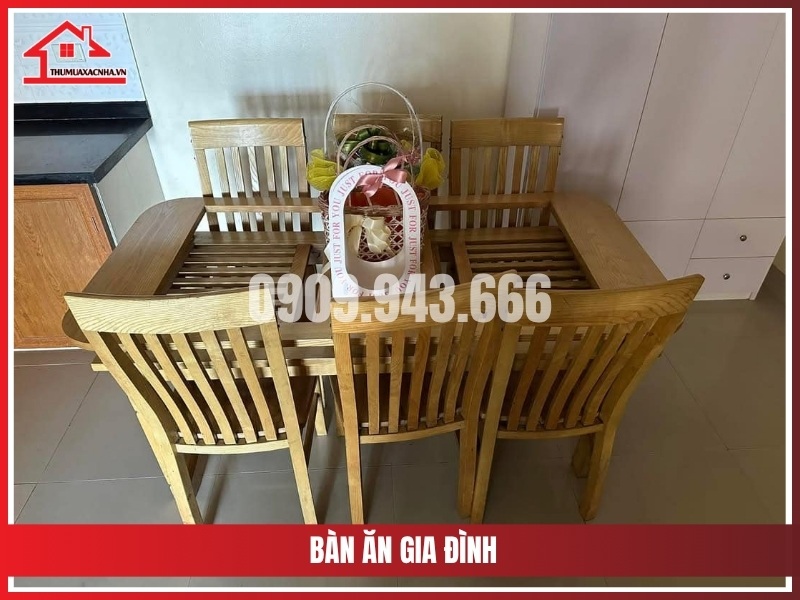 Bàn ăn gia đình