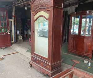 Thu mua tủ quần áo gỗ xưa ở Vũng Tàu tại nhà giá tốt
